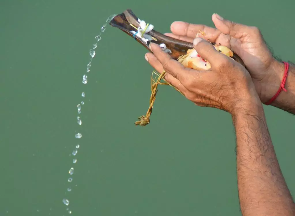 Tarpan Poojan (Pitru Tarpan Puja)